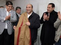 Entrega al Sr. Gobernador Poncho Bicentenario